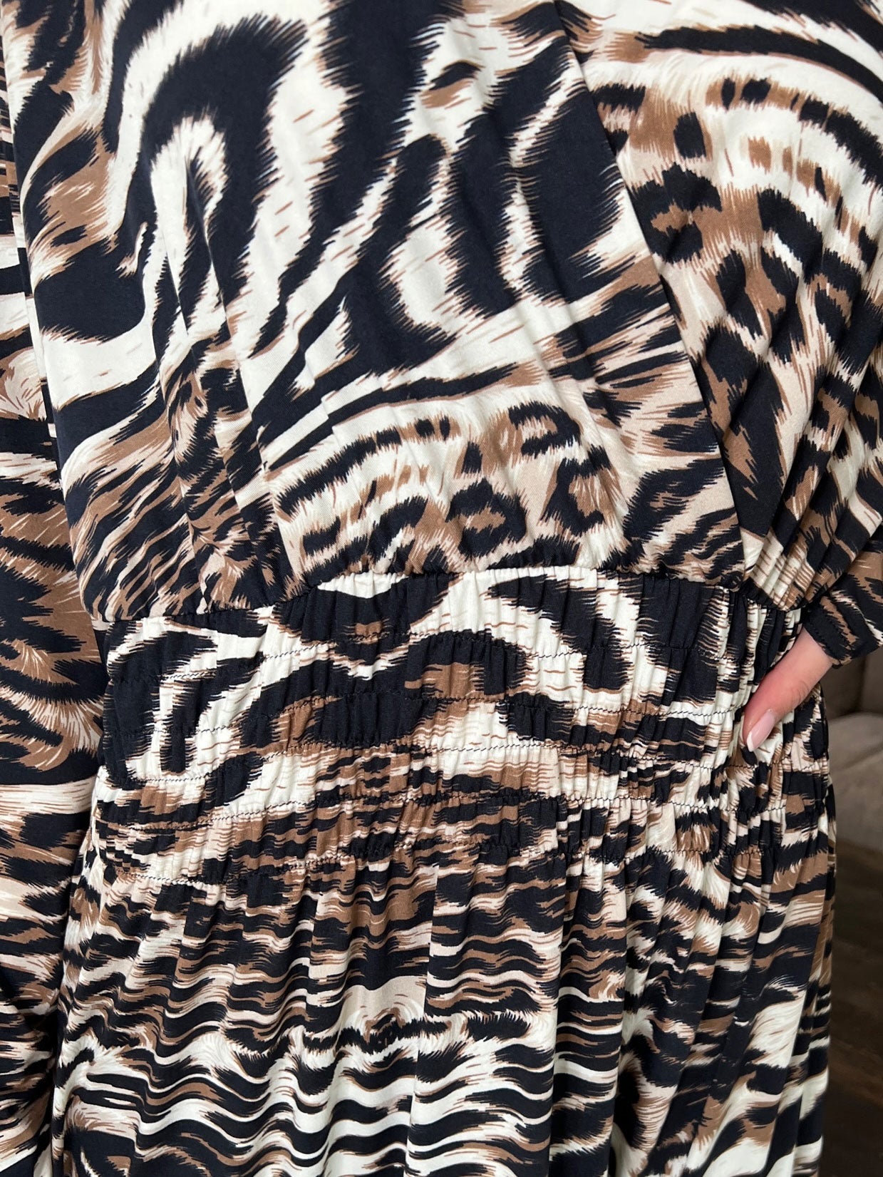 Pams Long Sleeve - Lång stretchig klänning i rynkfritt tyg i stora storlekar